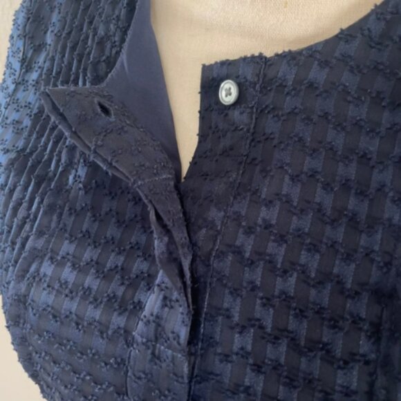 Banana Republic Textured Fit & Flare Dress - Size 0 - EUC - Full Skirt Mesh Navy - Picture 4 of 7